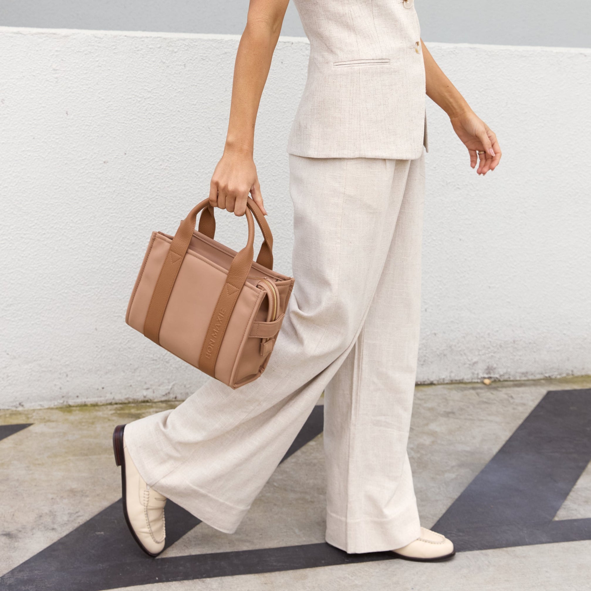 Micro Structured Tote Bag in nylon with leather -- Tan