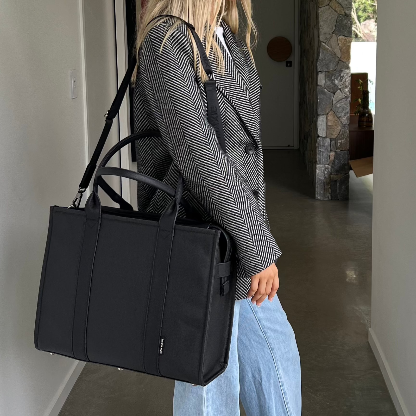 Large Structured Tote Bag in signature coated canvas -- Black
