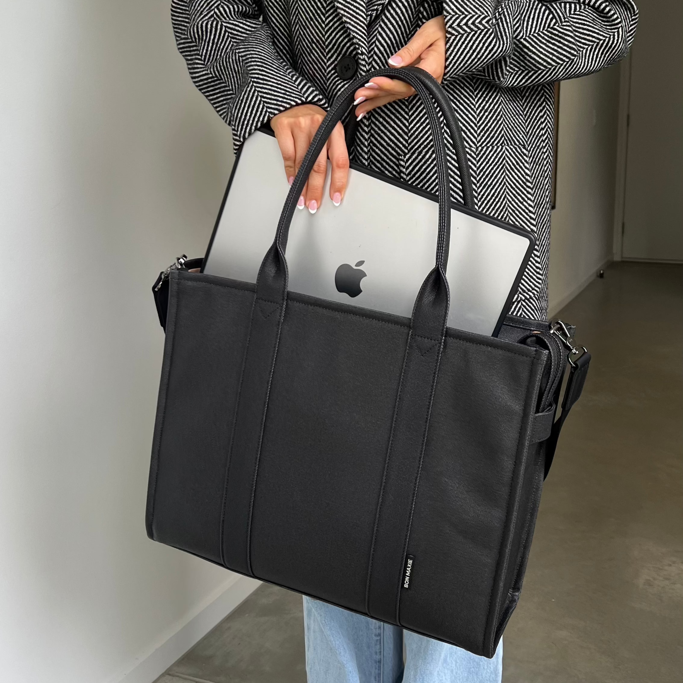 Large Structured Tote Bag in signature coated canvas -- Black