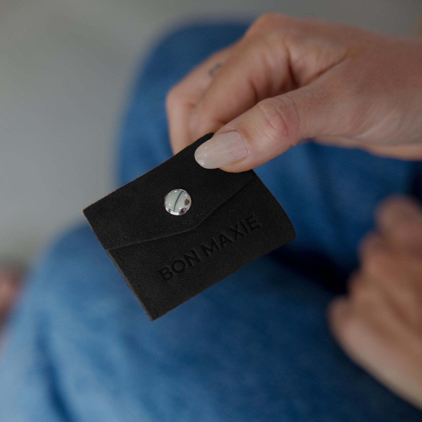 Mini Jewellery Case in microsuede -- Black