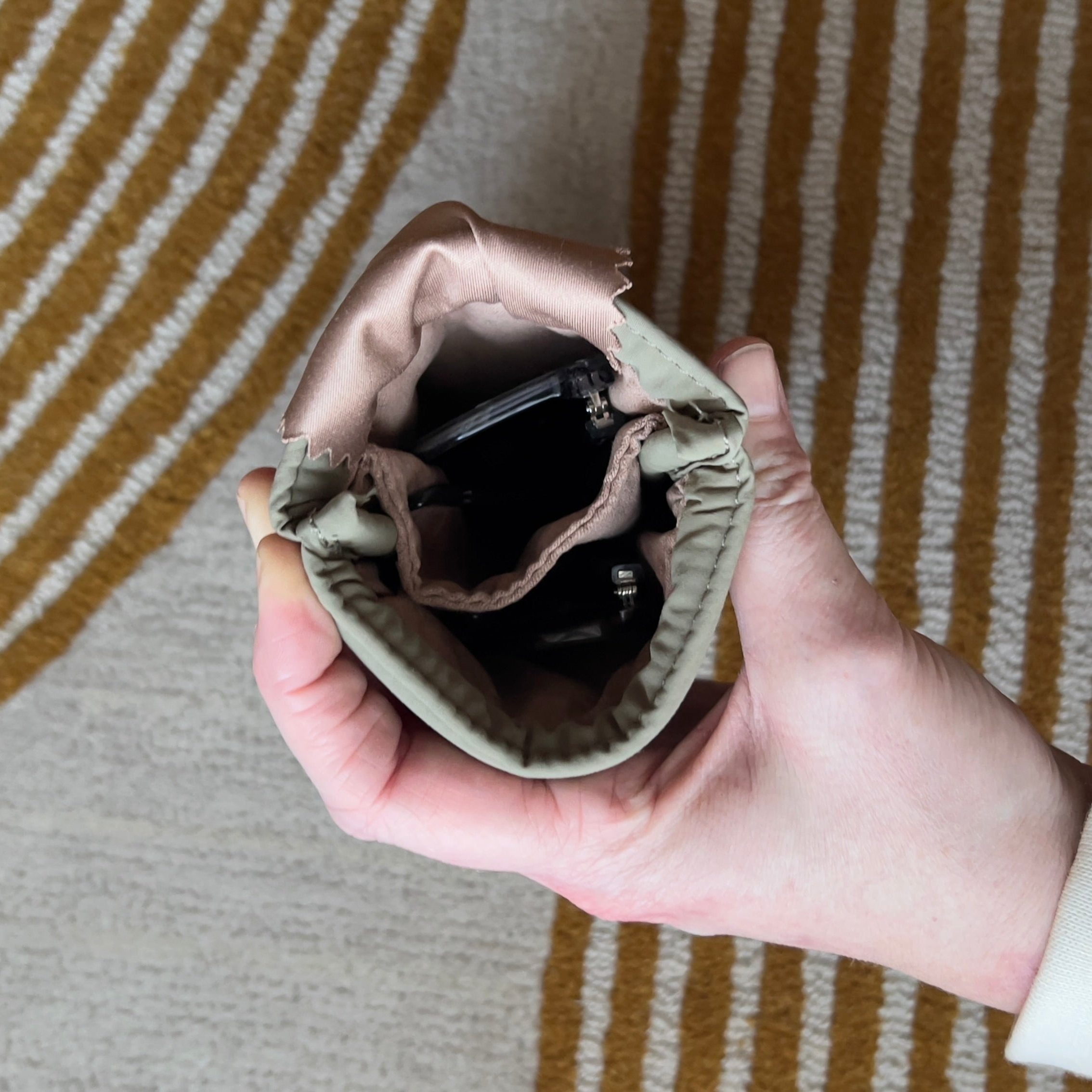 Double Easy-Squeezy Glasses Case with built-in lens cloth -- Sage