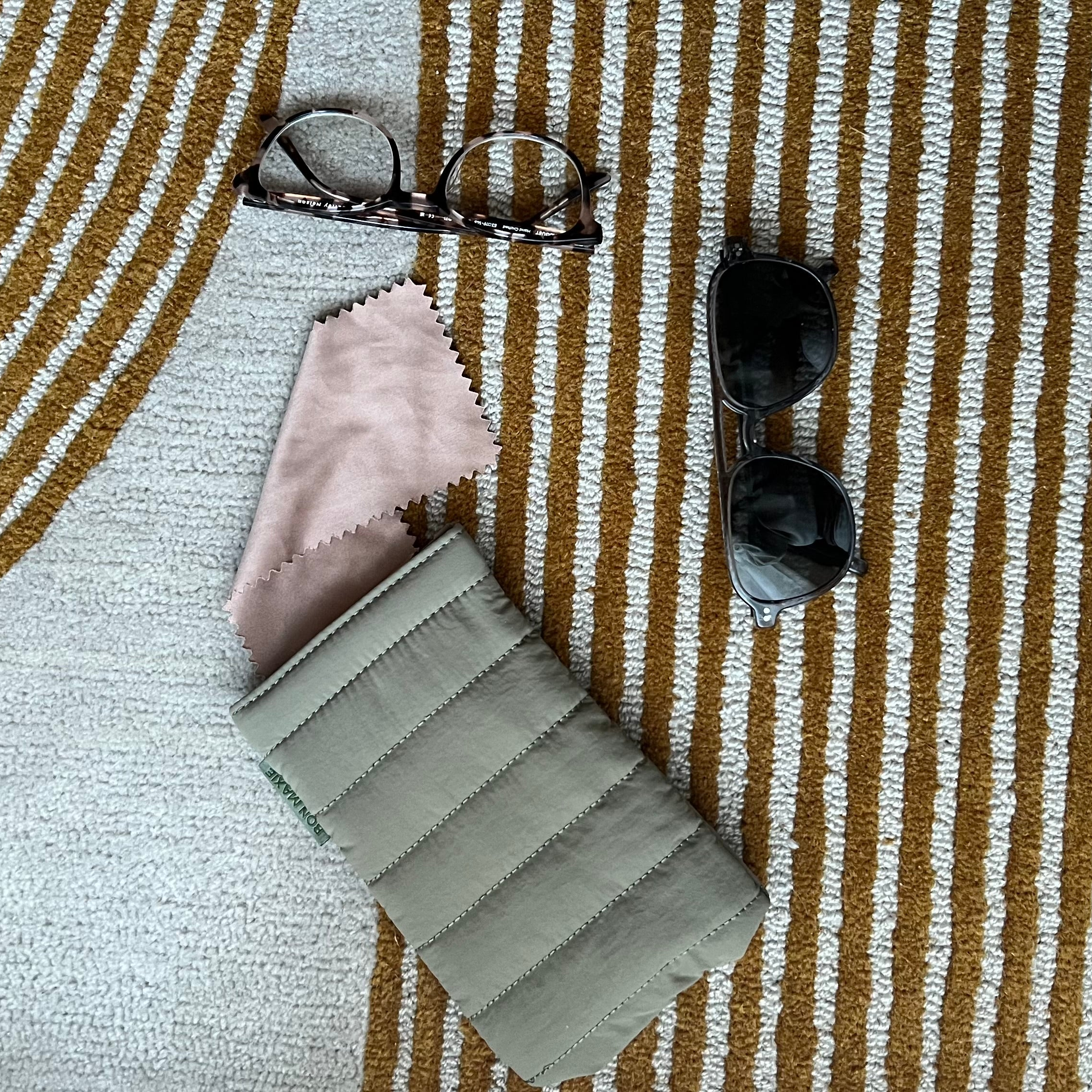 Double Easy-Squeezy Glasses Case with built-in lens cloth -- Sage