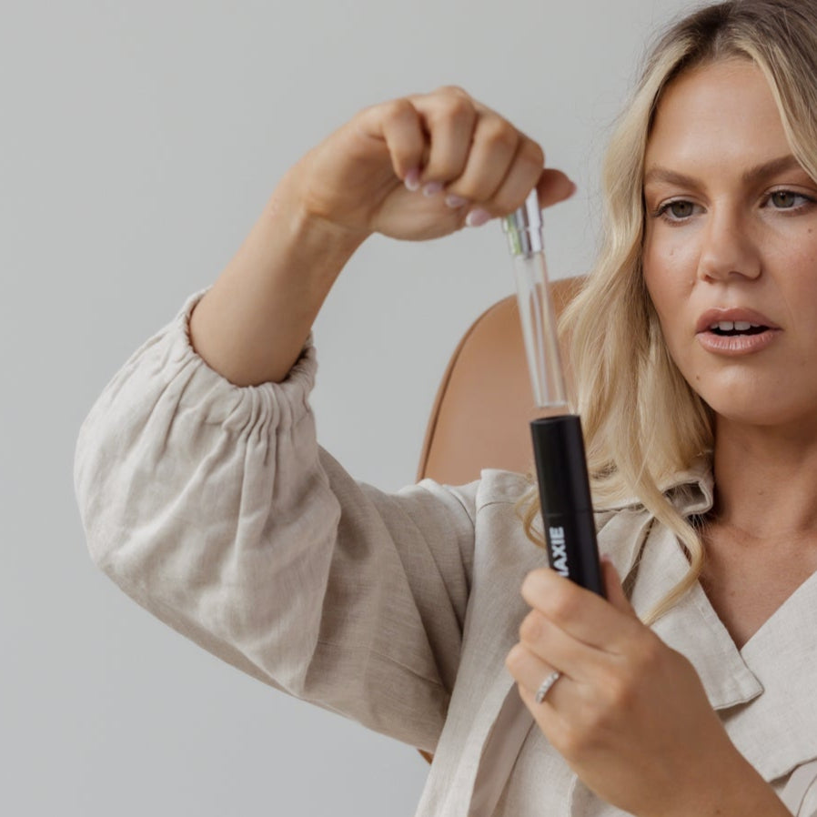 Refillable Perfume Atomiser up to 120 sprays -- Black