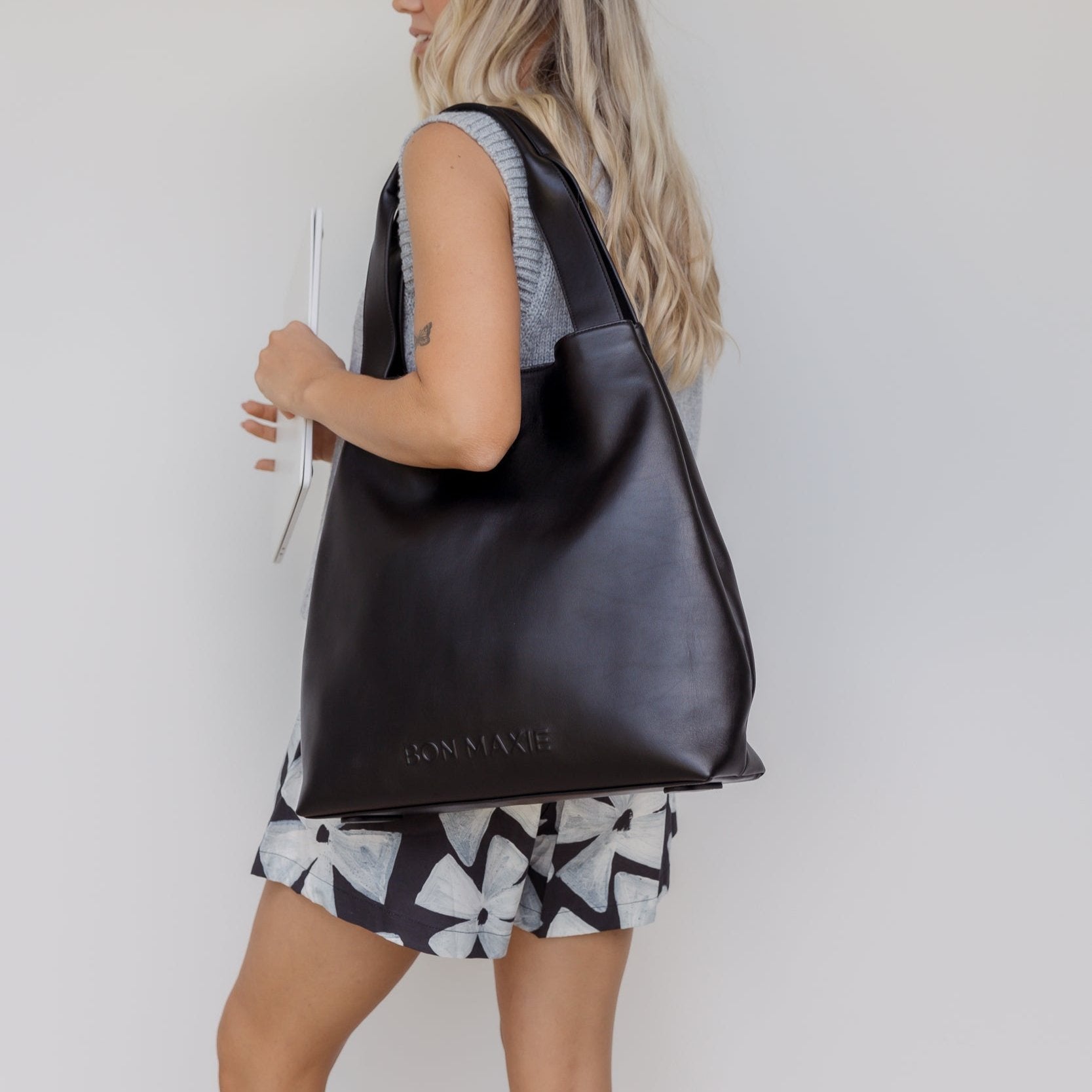 Slouchy Hobo Tote Bag in smooth nappa leather -- Black