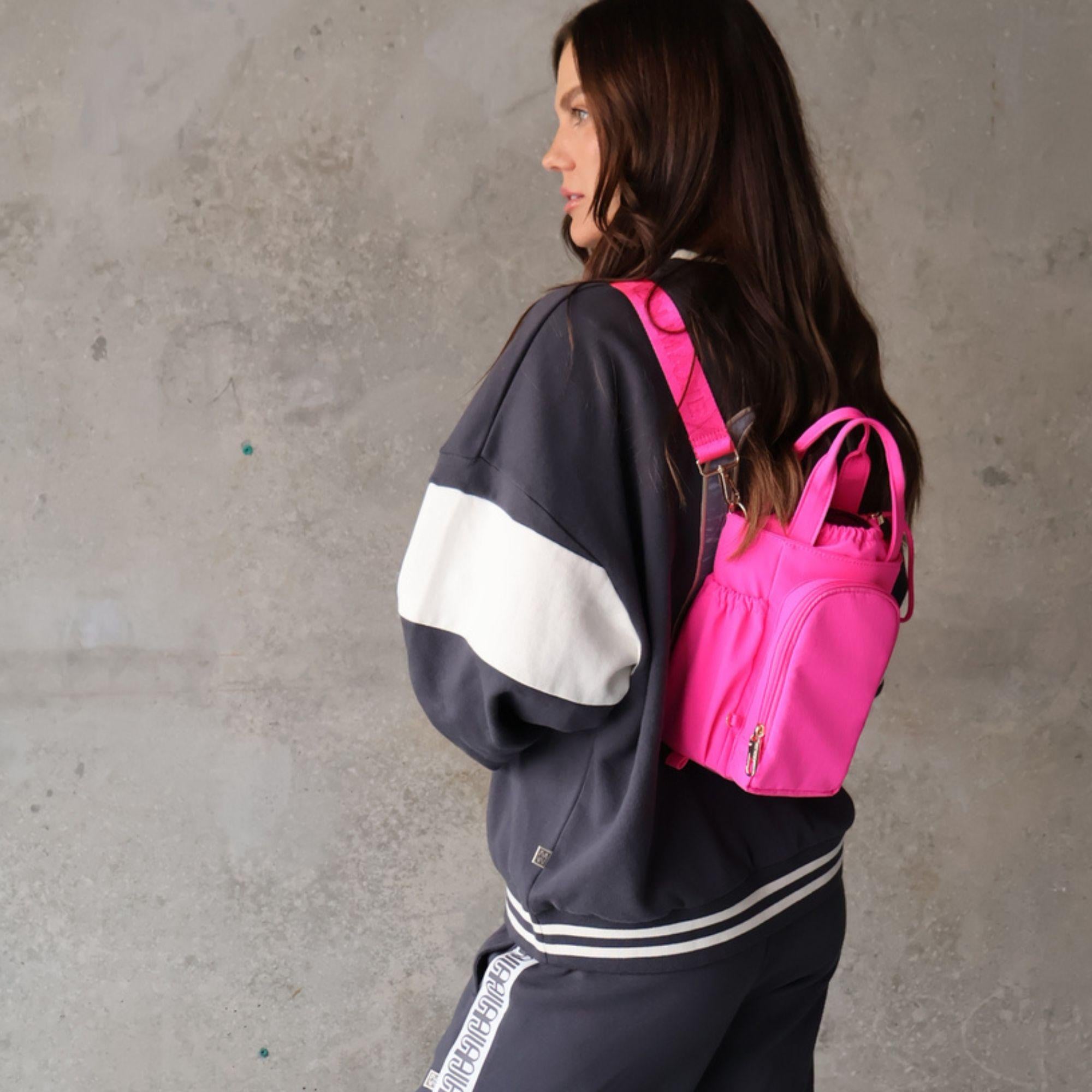 Multi-Wear Water Bottle Bag - Neon Pink