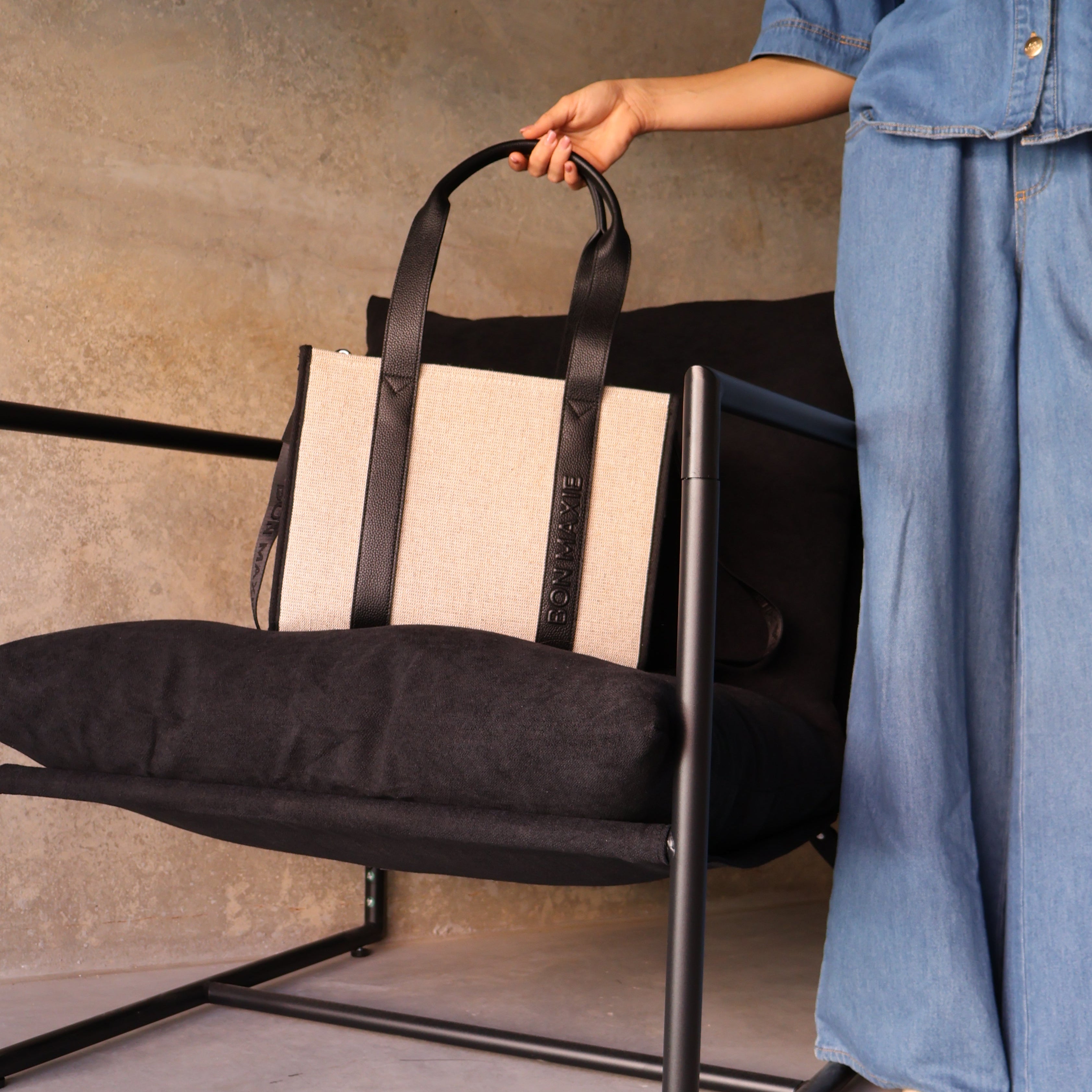 Small Structured Tote Bag in jute canvas with leather - Black