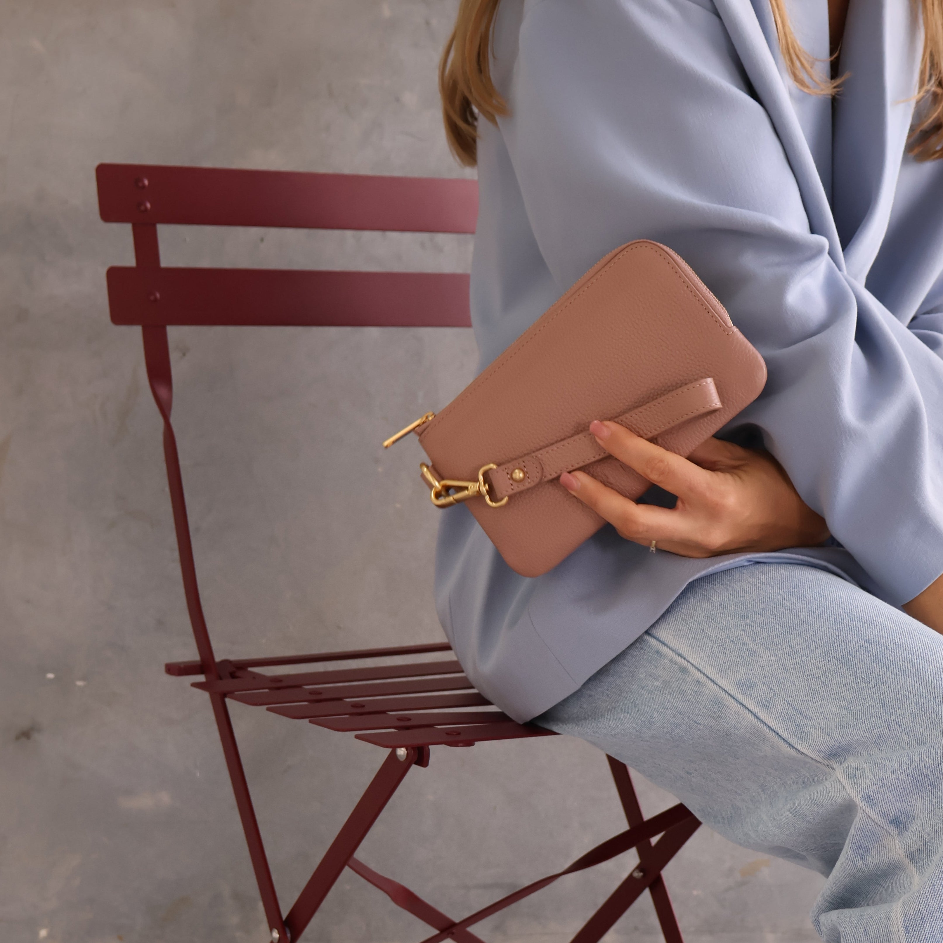 Phone Wallet Pouch in pebbled leather - Milk Tea