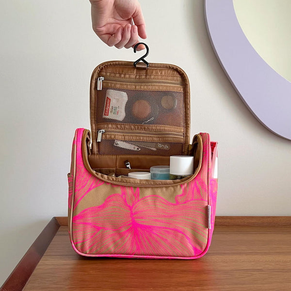 Bon Voyage Travel Toiletry Bag in Neon Pink/Tan Floral Cosmetic Vanity Case BON MAXIE