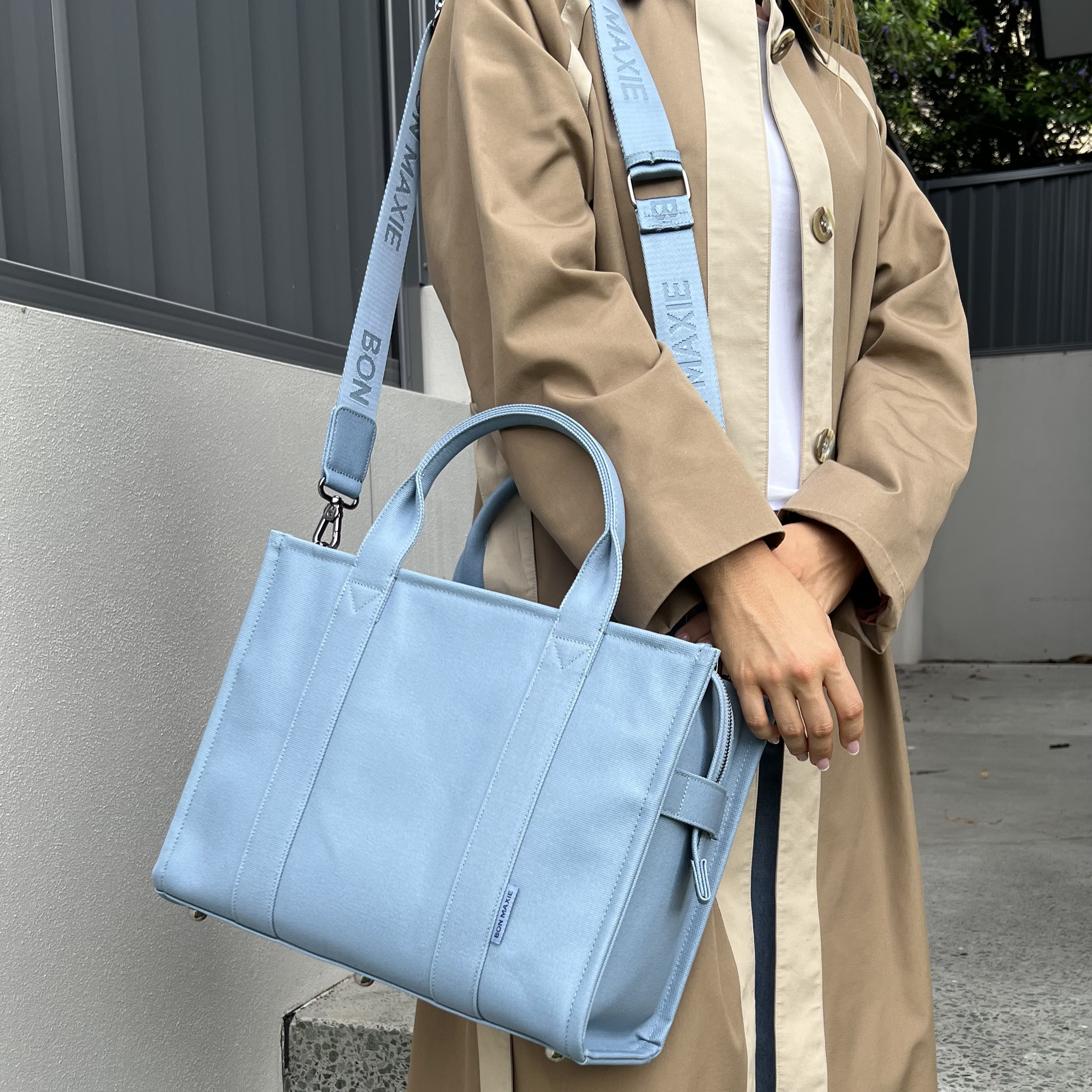 Small Bon Vivant Structured Tote Bag -- Denim