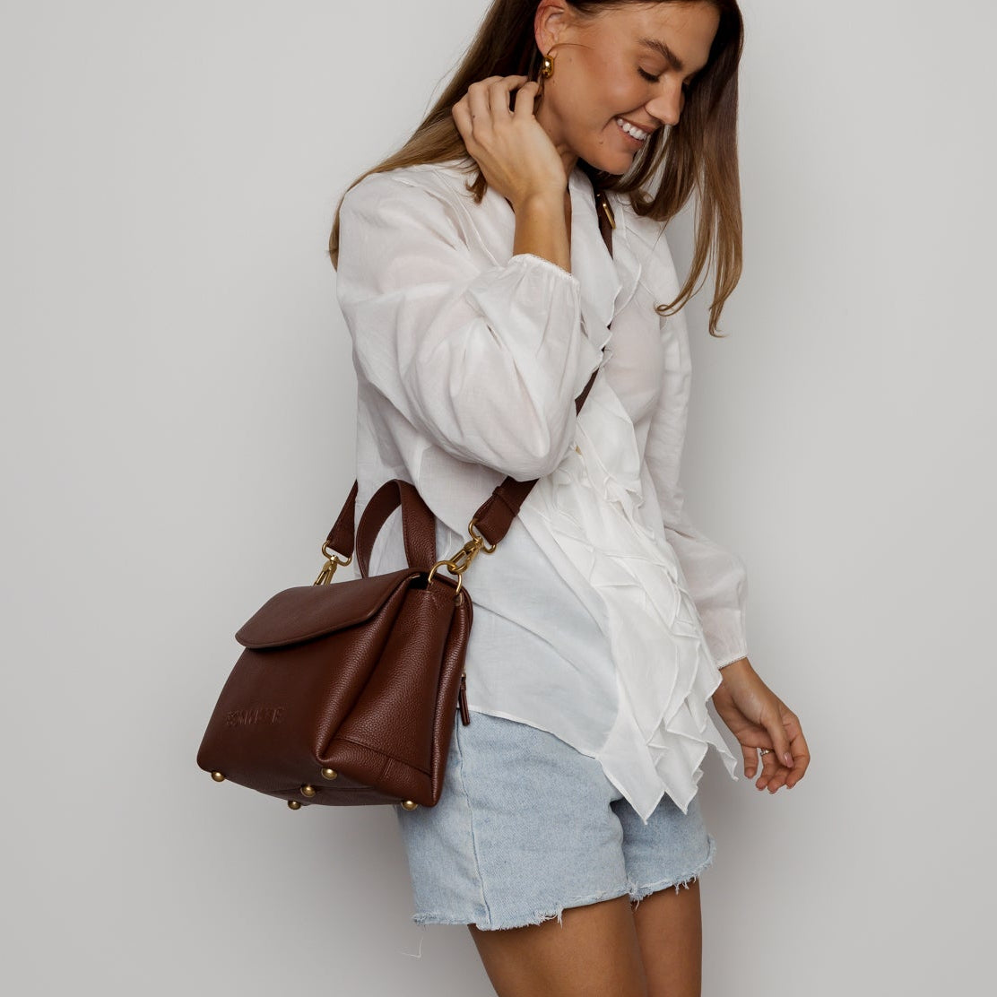 Tryhard Crossbody Bag in pebbled leather - Chocolate