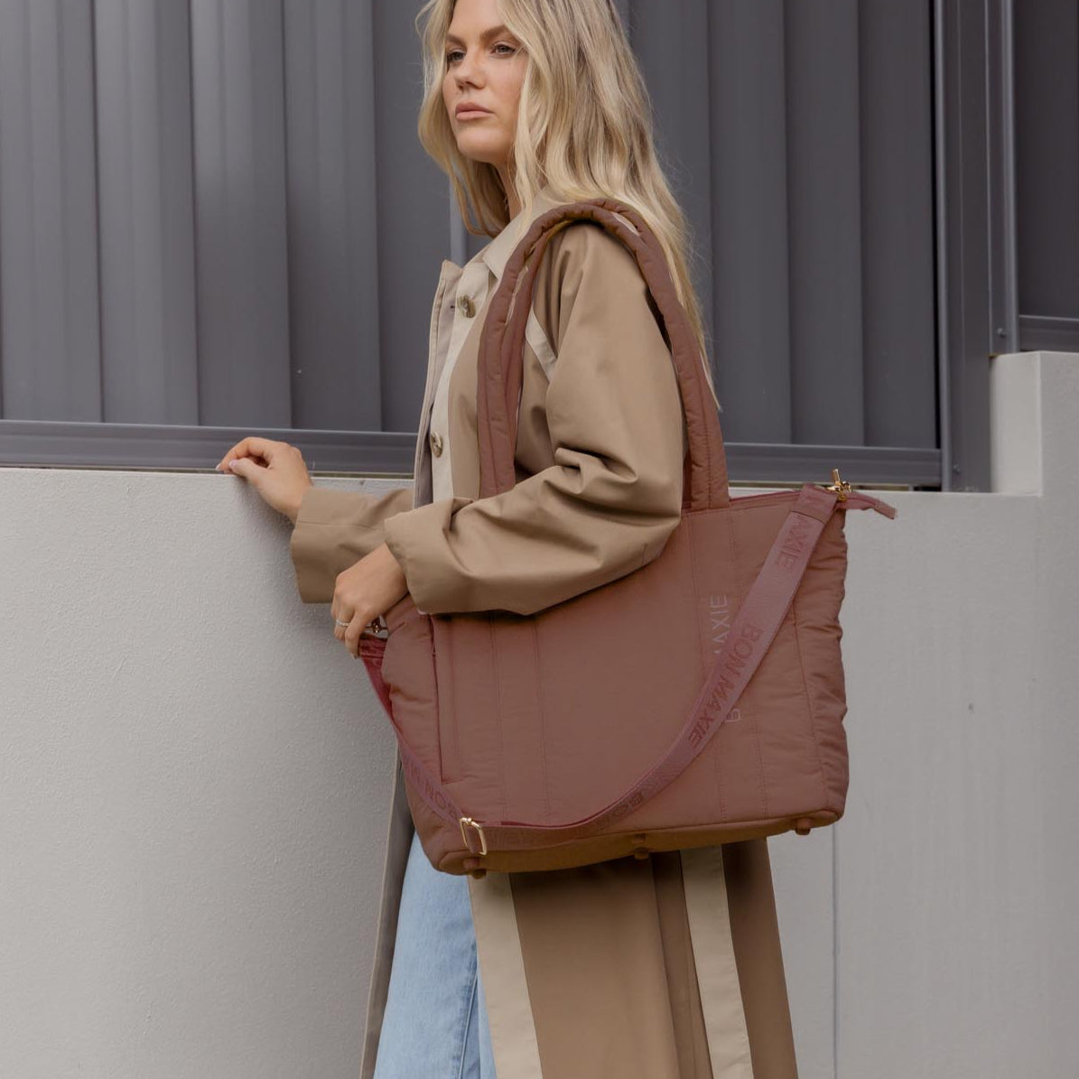 Everyday Tote Bag in washed technical nylon -- Chocolate