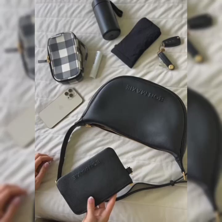 Load video: Slouchy Crescent Bag in smooth nappa leather -- Tan